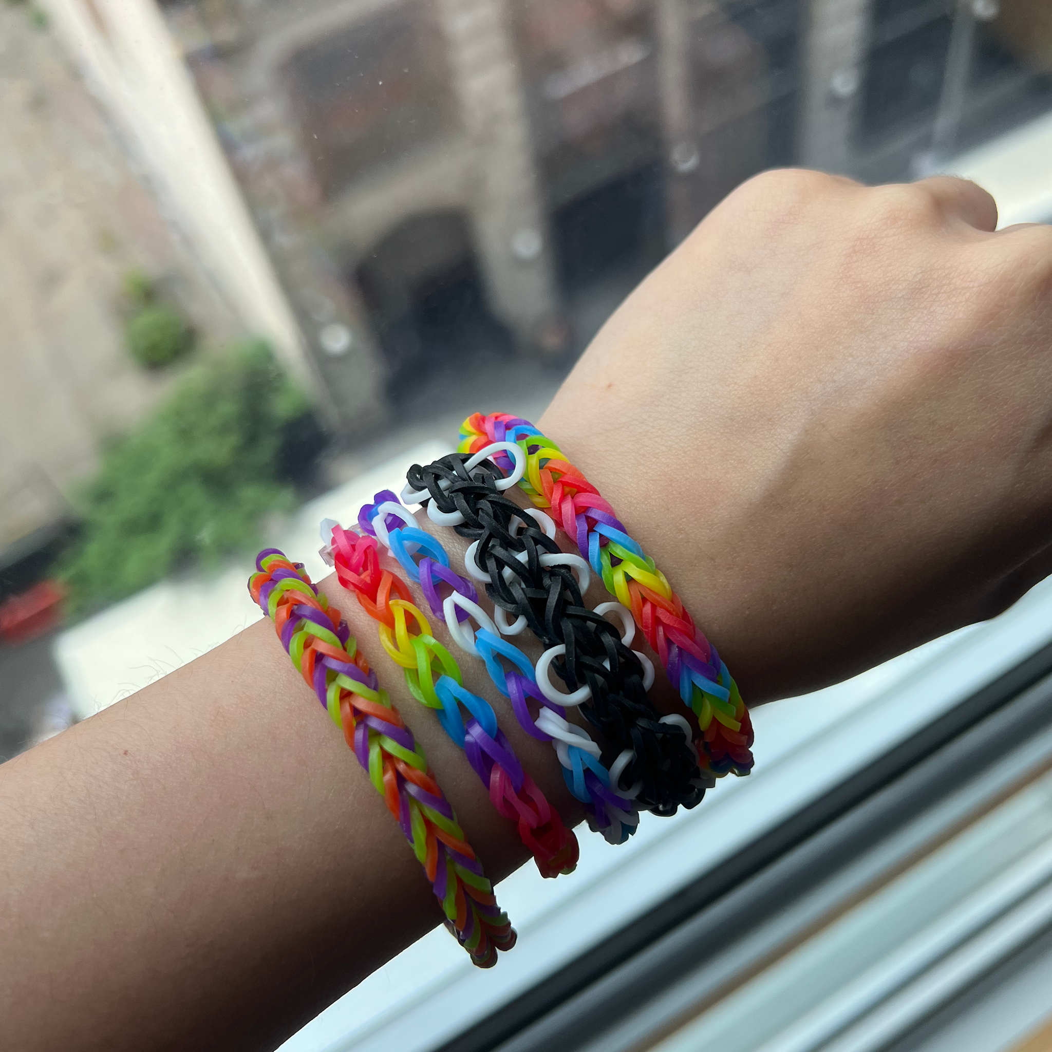 Rainbow Looms and a Band Brand Review »